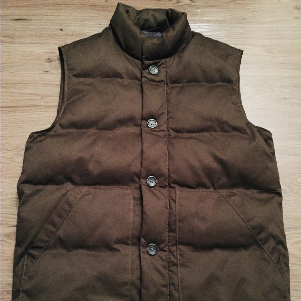 Banana Republic Puffer Vest